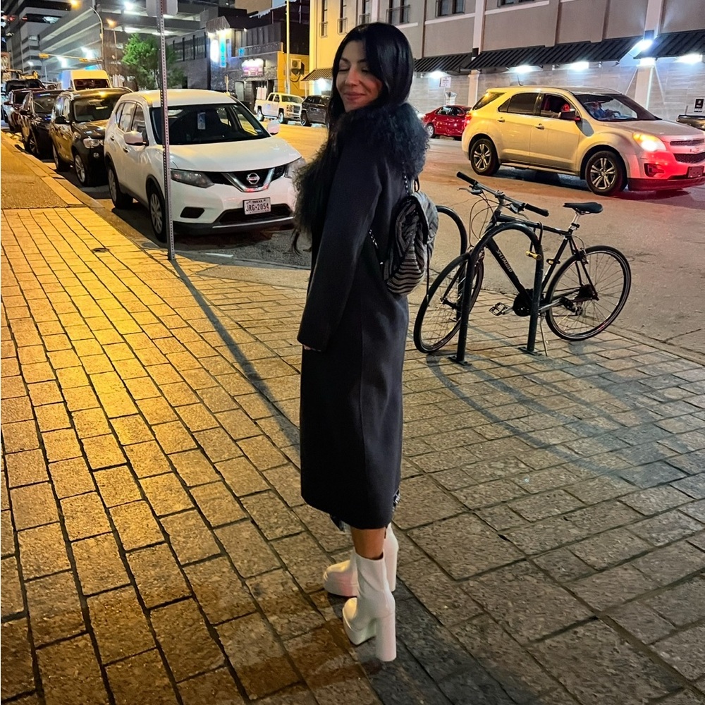 Meet your Posher, Sahar